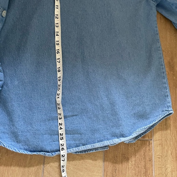 Teddi Vintage Denim Floral Embroidered Denim Button Down Shirt Women's Medium - Picture 8 of 9